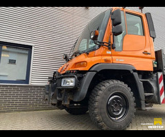 Unimog U300 with lots of hydraulics, tipping body, few kilometers and hours