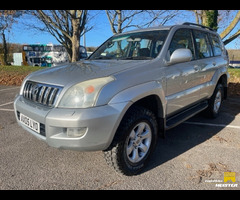 A 2005 Toyota Landcruiser LC5 D-4D with Upgrades