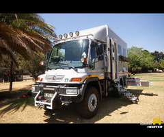 Mercedes Benz Unimog U 400 / 2004 model with 2022 habitation box vehicle has Variopilot.