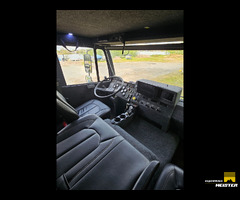 Expedition truck, 4x4, Automatic, Cruise control, Airco, Electric windows, Radio/Navigation - 11